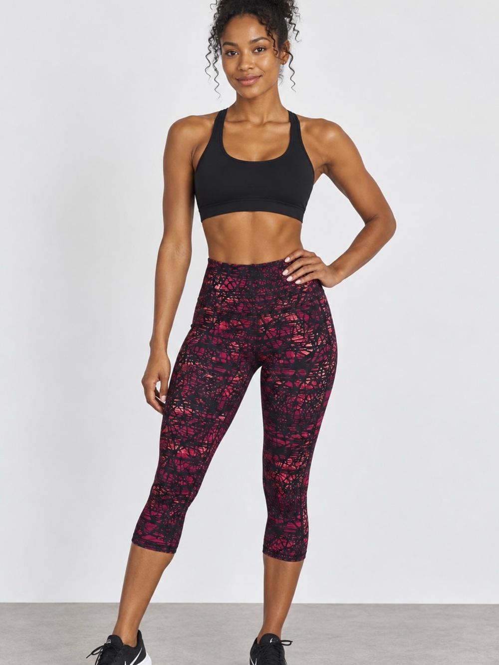 Old Navy Women’s XS Capri Black and Magenta Abstract Print Leggings